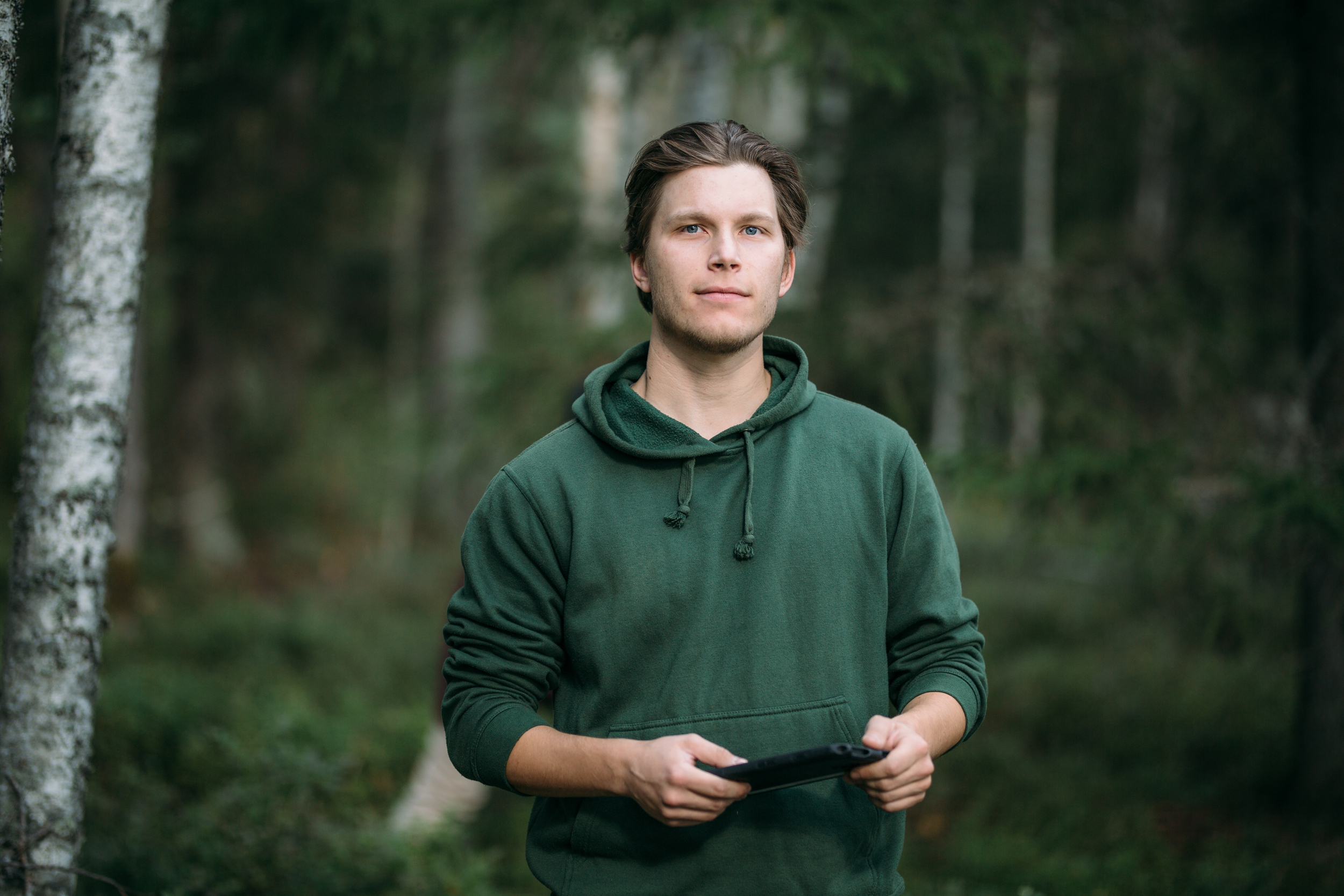 Man in a forest/MIes metsässä